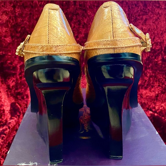 Hale Bob MONTPELLIER Gold/Black Platform Wedge Heels. Gently used condition. - Picture 3 of 5